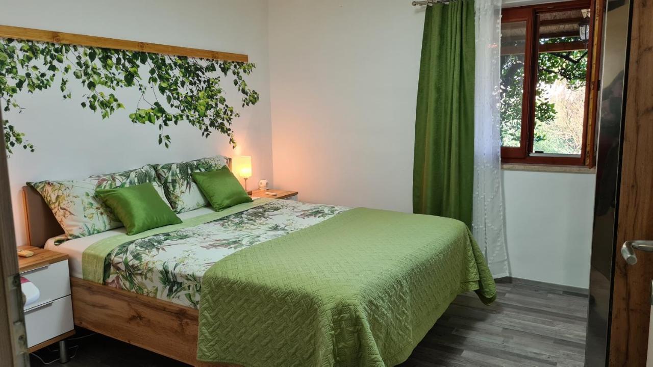 Greenhill Apartment *